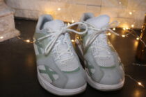 Weisse MBT-Sneaker