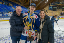 Birchwiler Eishockeytalent gewinnt beim Spengler Cup