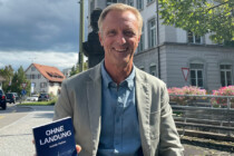 Bassersdorfer schreibt Thriller über den Flugbetrieb