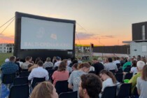 Leinwand unterm Himmel