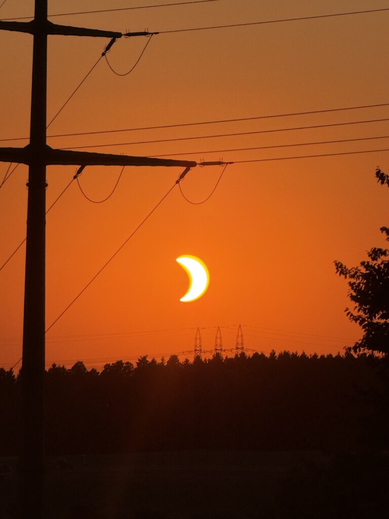 Hunderte verfolgen Sonnenfinsternis in der Region